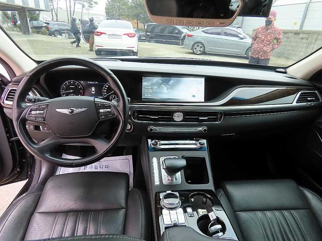 Genesis G90 - Vista 7