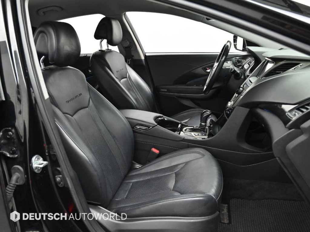 HYUNDAI Grandeur - Vista 10