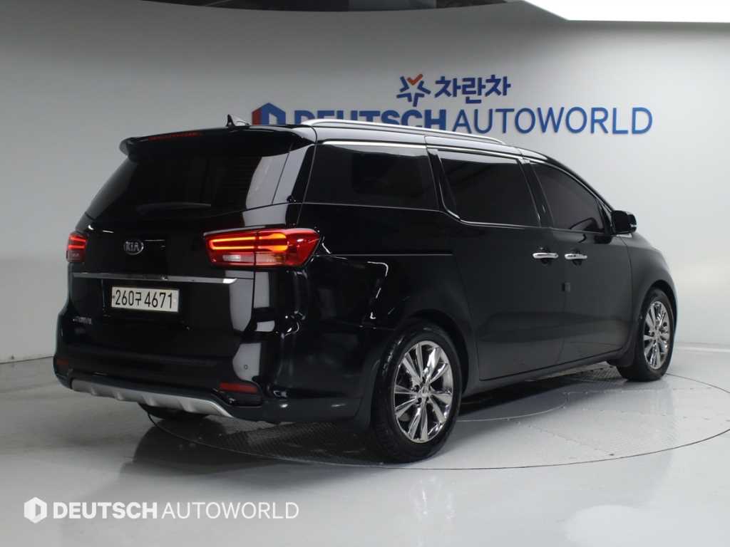 KIA Carnival - Vista 2