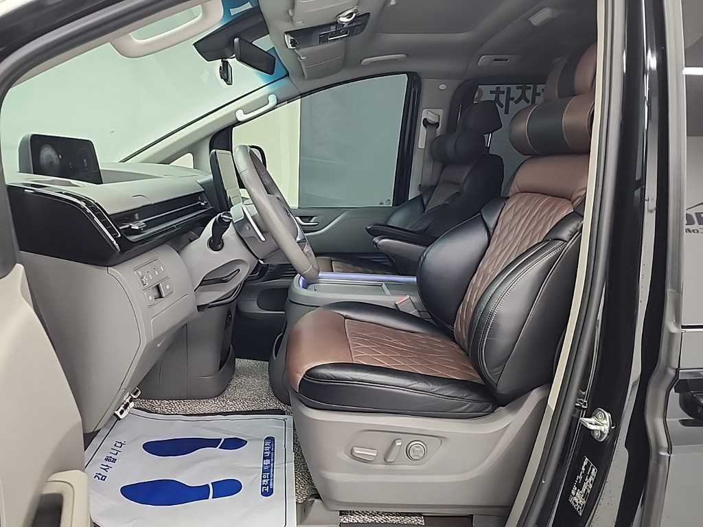 HYUNDAI Staria - Vista 11