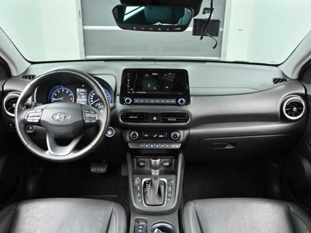 HYUNDAI Kona - Vista 7