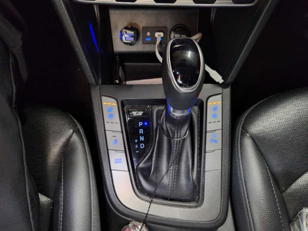 HYUNDAI Avante - Vista 9