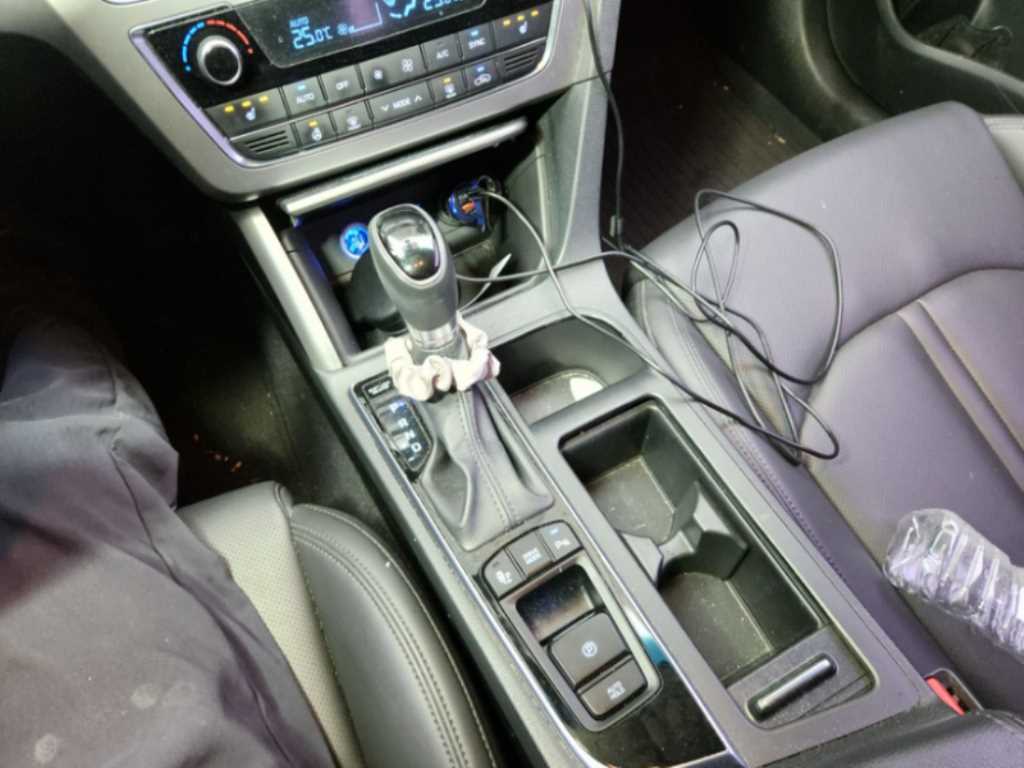 HYUNDAI Sonata - Vista 9