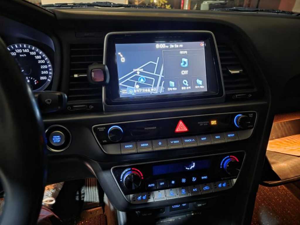 HYUNDAI Sonata - Vista 6