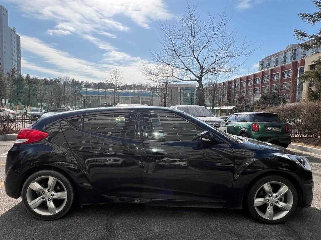 HYUNDAI Veloster - Vista 4