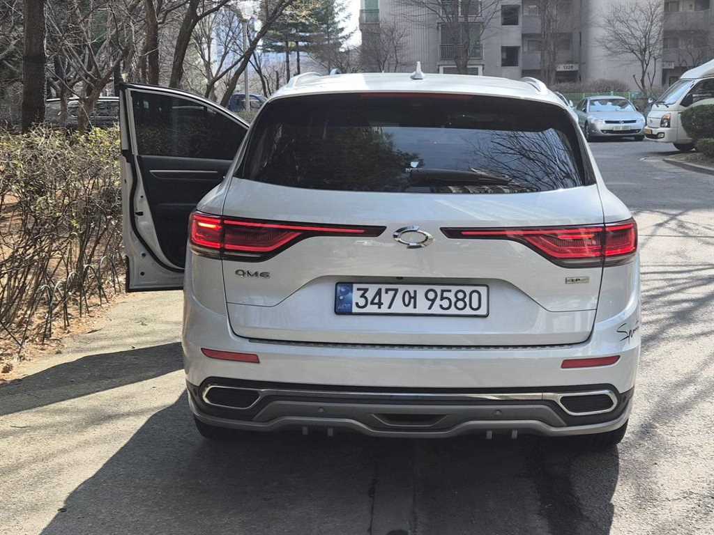 SAMSUNG QM6 - Vista 2