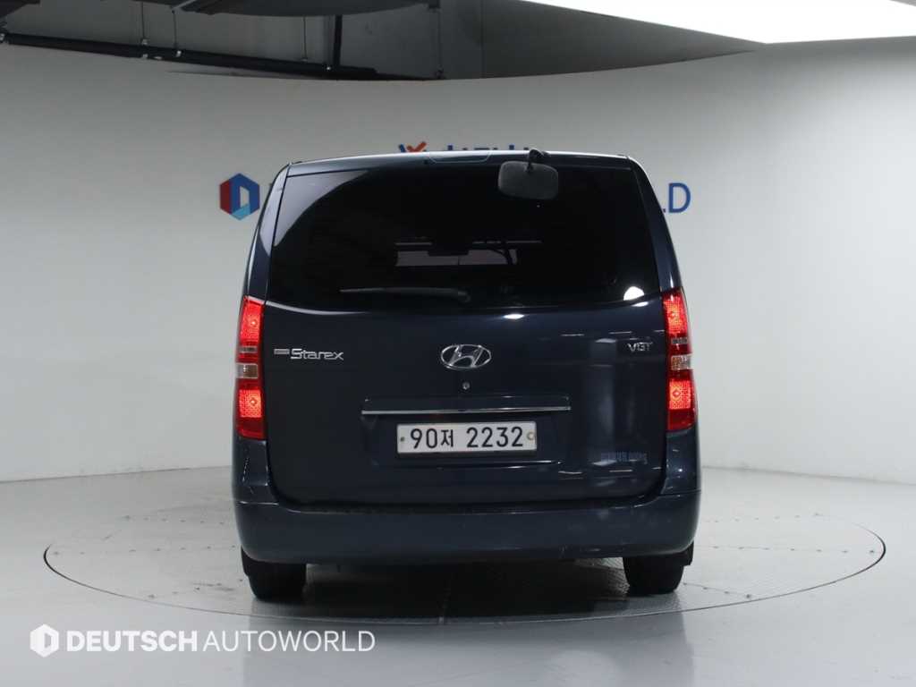 HYUNDAI Starex - Vista 4
