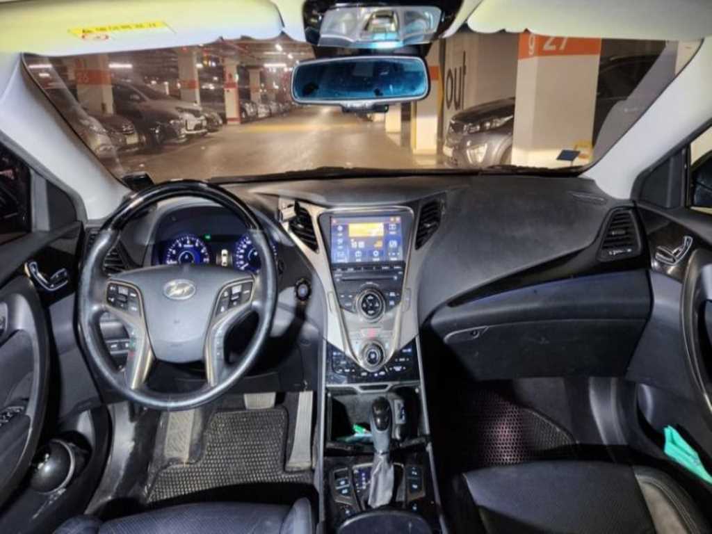 HYUNDAI Grandeur - Vista 2