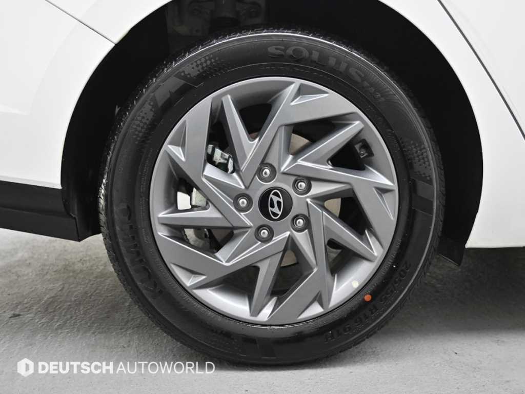 HYUNDAI Avante - Vista 5