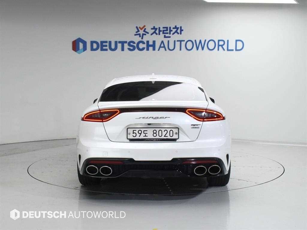 KIA Stinger - Vista 4