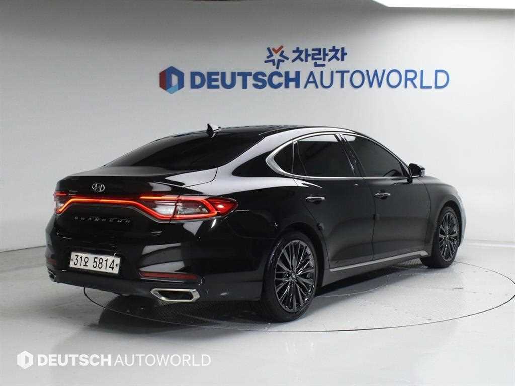 HYUNDAI Grandeur - Vista 3