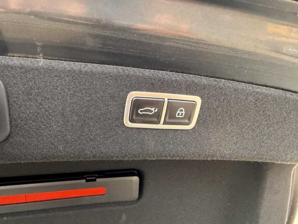 Genesis G80 - Vista 8