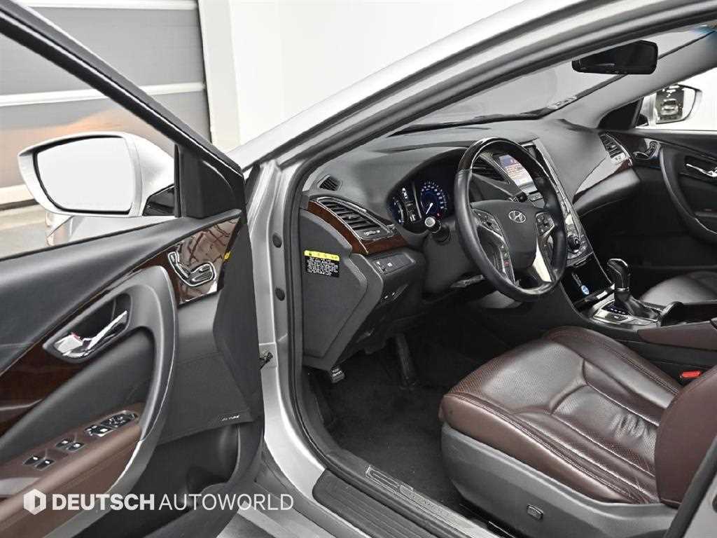 HYUNDAI Grandeur - Vista 11