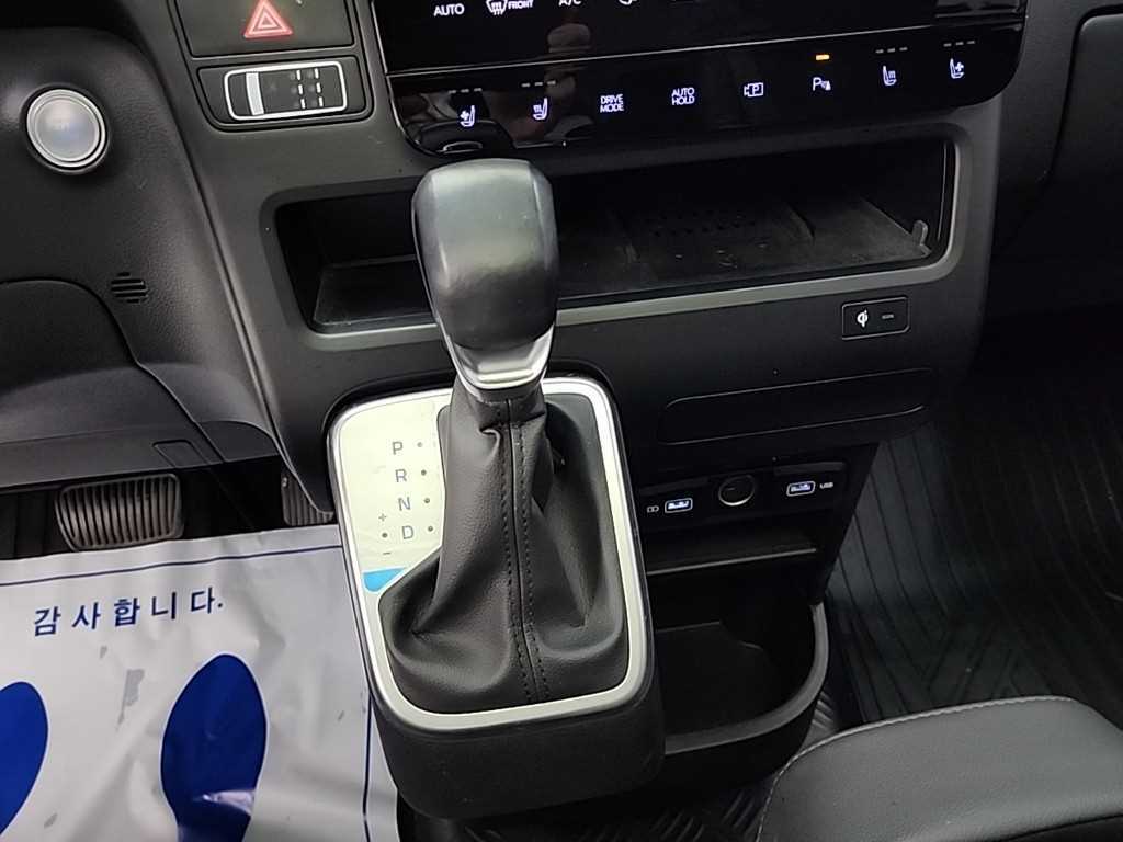 HYUNDAI Staria - Vista 8