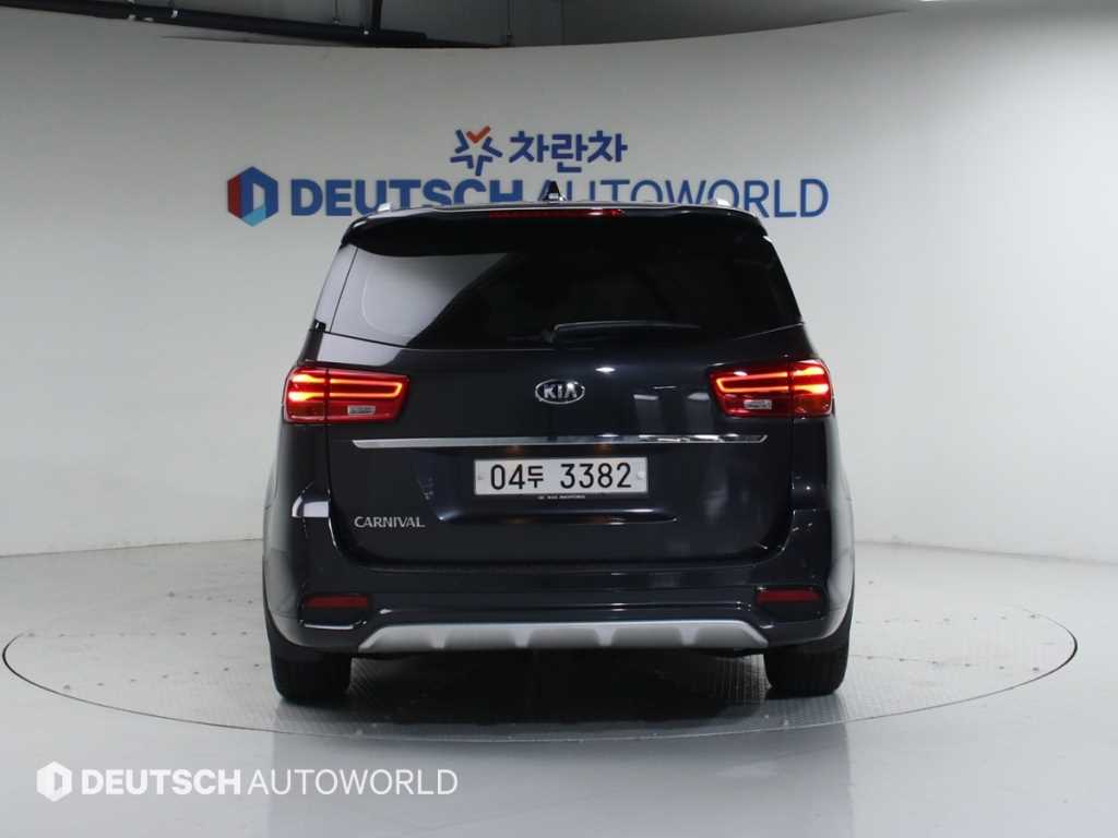 KIA Carnival - Vista 4