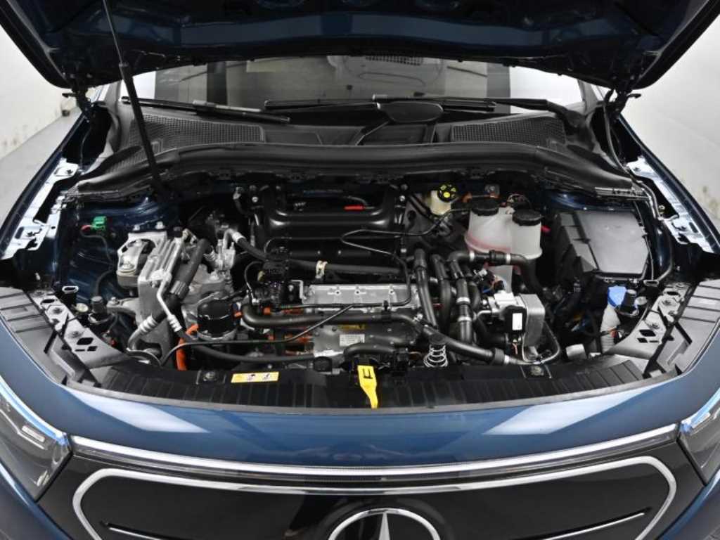 Mercedes Benz EQA - Vista 6