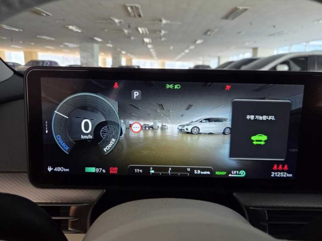 Genesis GV60 - Vista 9