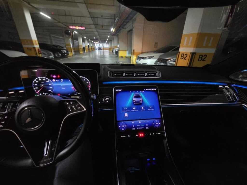 Mercedes Benz S Class - Vista 5