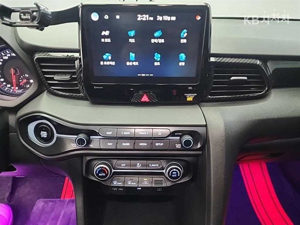 HYUNDAI Veloster - Vista 10