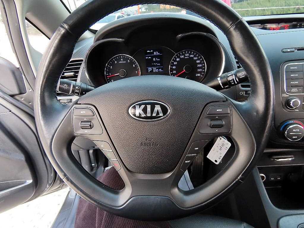 KIA K3 - Vista 8