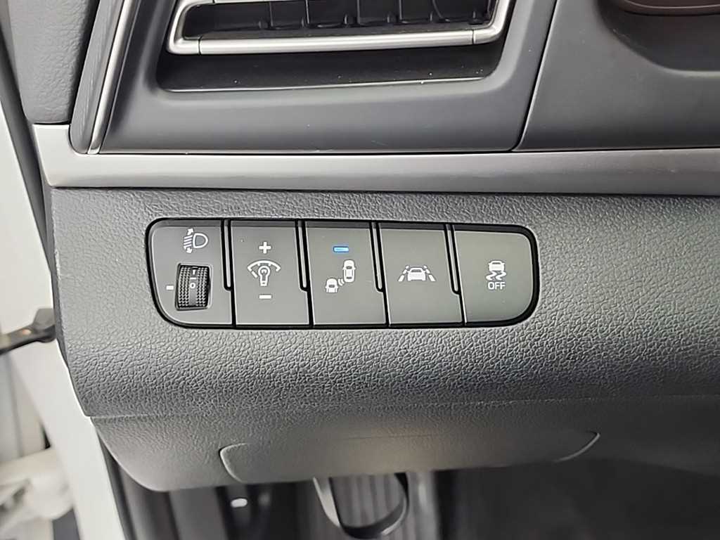 HYUNDAI Avante 2019 Blanco - Importación desde Corea - HF Imports Iquique - Foto 17