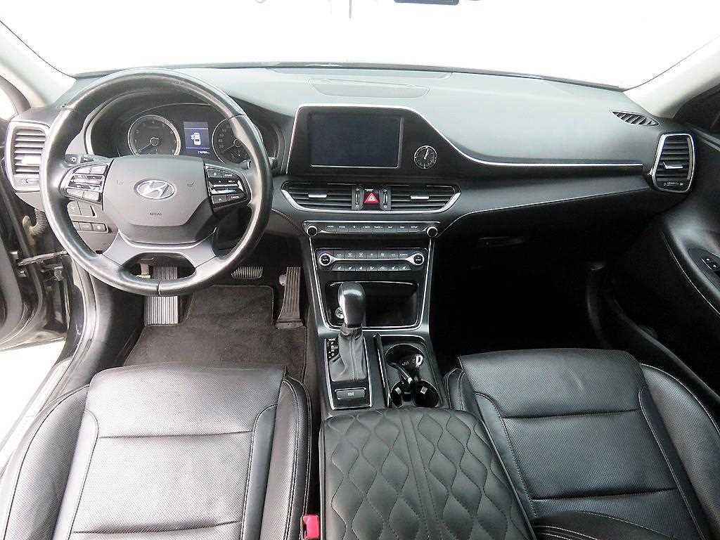 HYUNDAI Grandeur - Vista 7