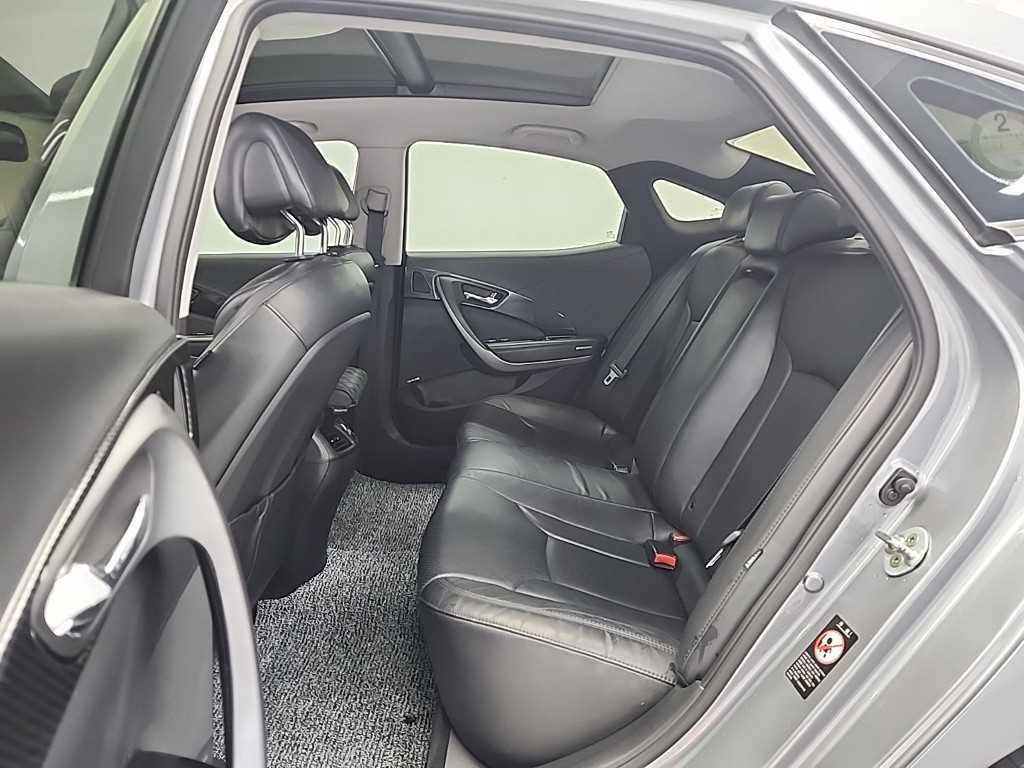 HYUNDAI Grandeur - Vista 12