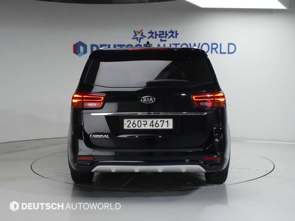 KIA Carnival - Vista 4
