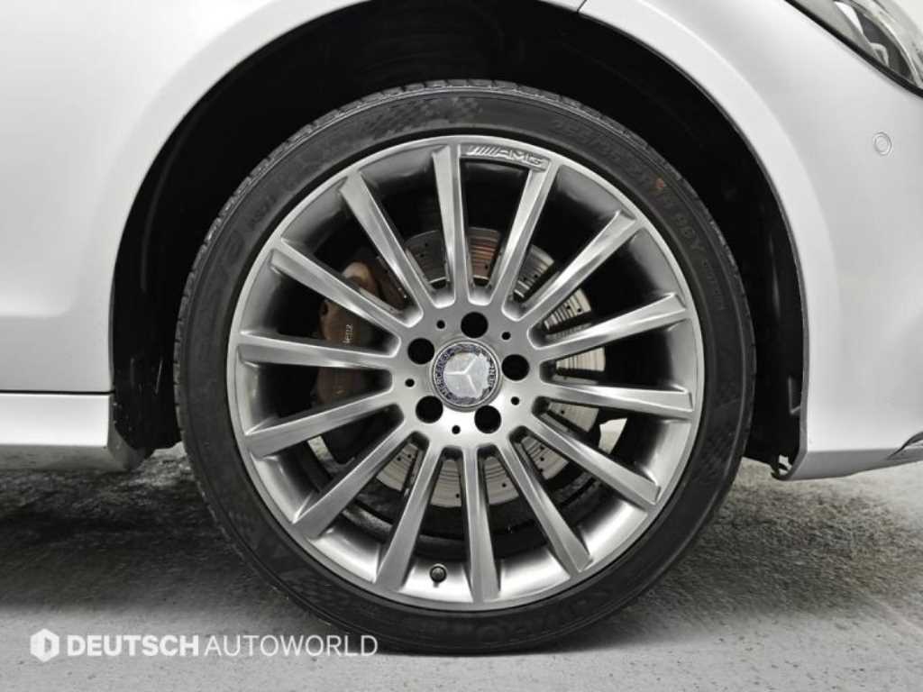 Mercedes Benz CLS Class - Vista 5