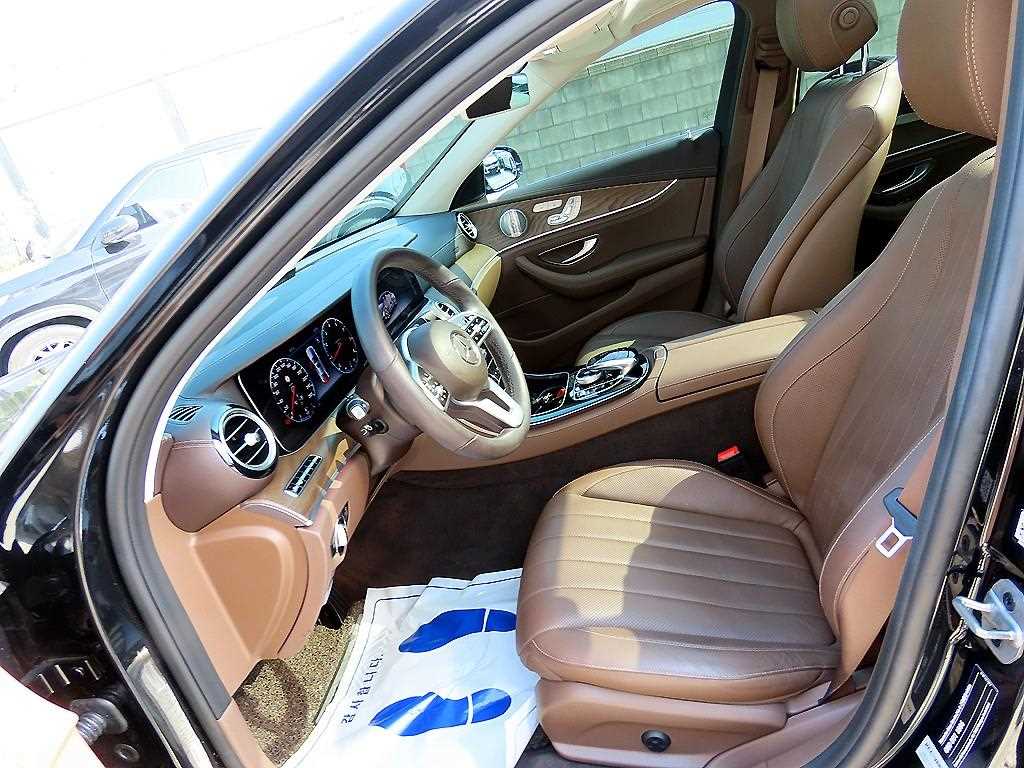 Mercedes Benz E class - Vista 5