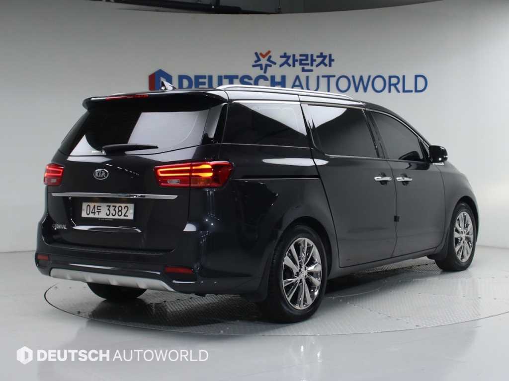 KIA Carnival - Vista 2