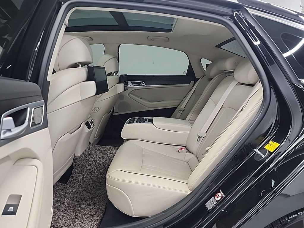 Genesis G80 - Vista 12