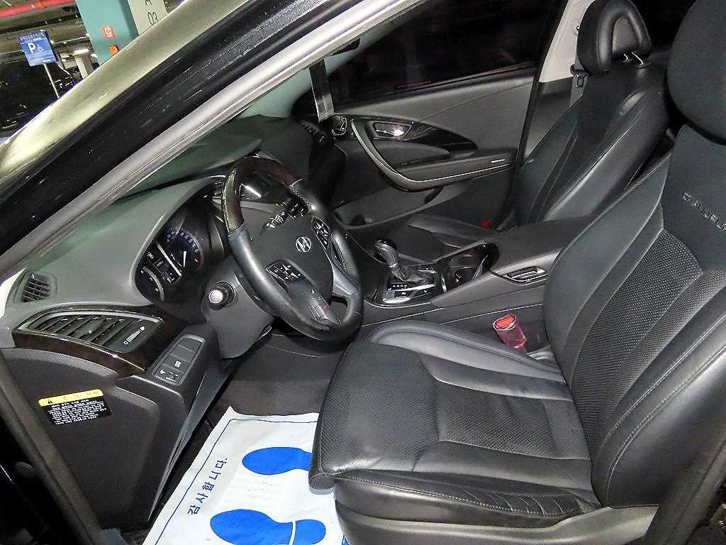 HYUNDAI Grandeur - Vista 6