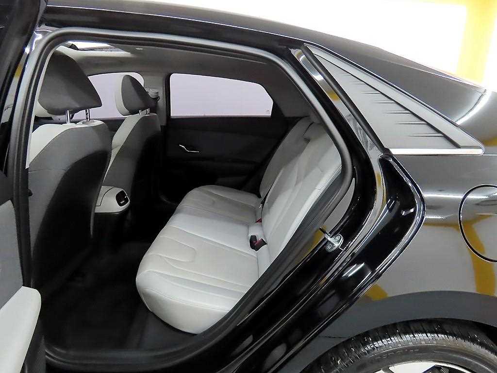 HYUNDAI Avante - Vista 6