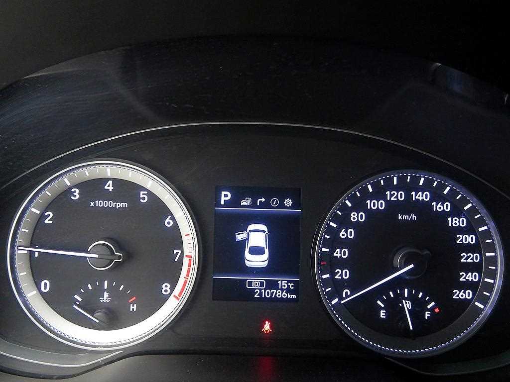 HYUNDAI Grandeur - Vista 12