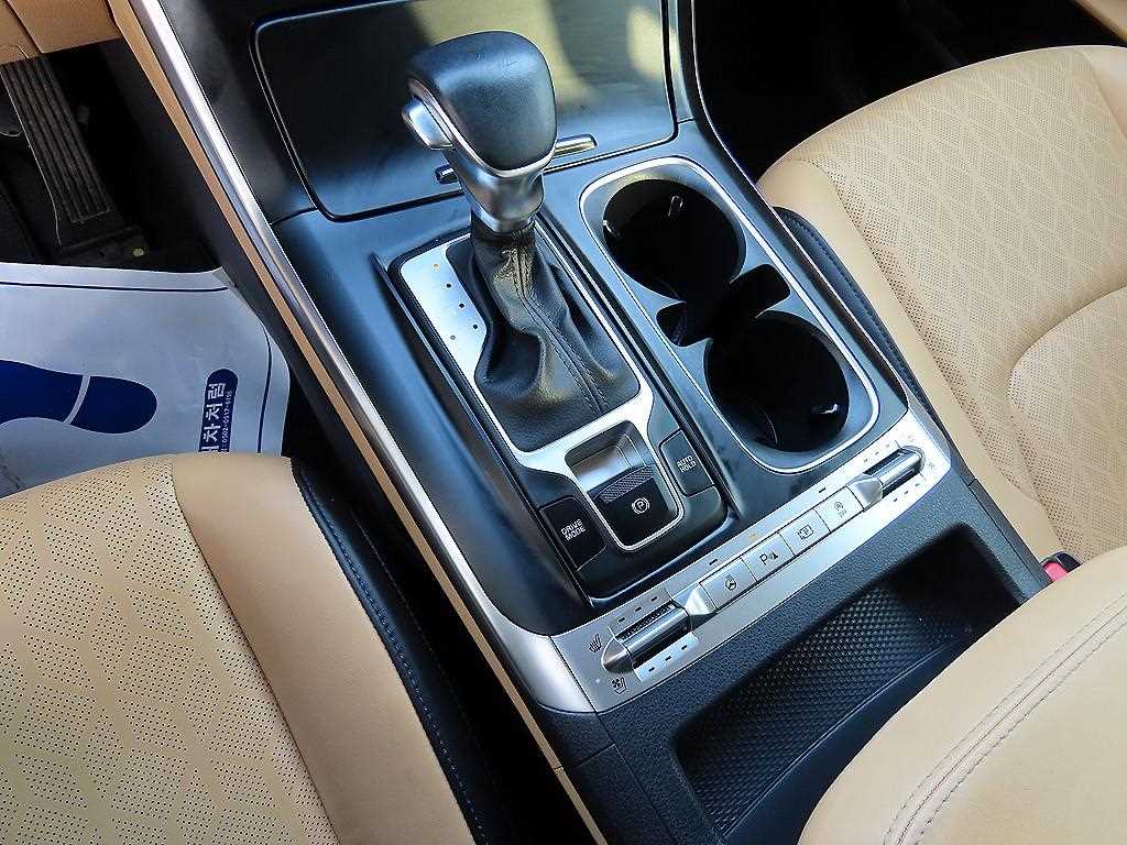 KIA Carnival - Vista 11