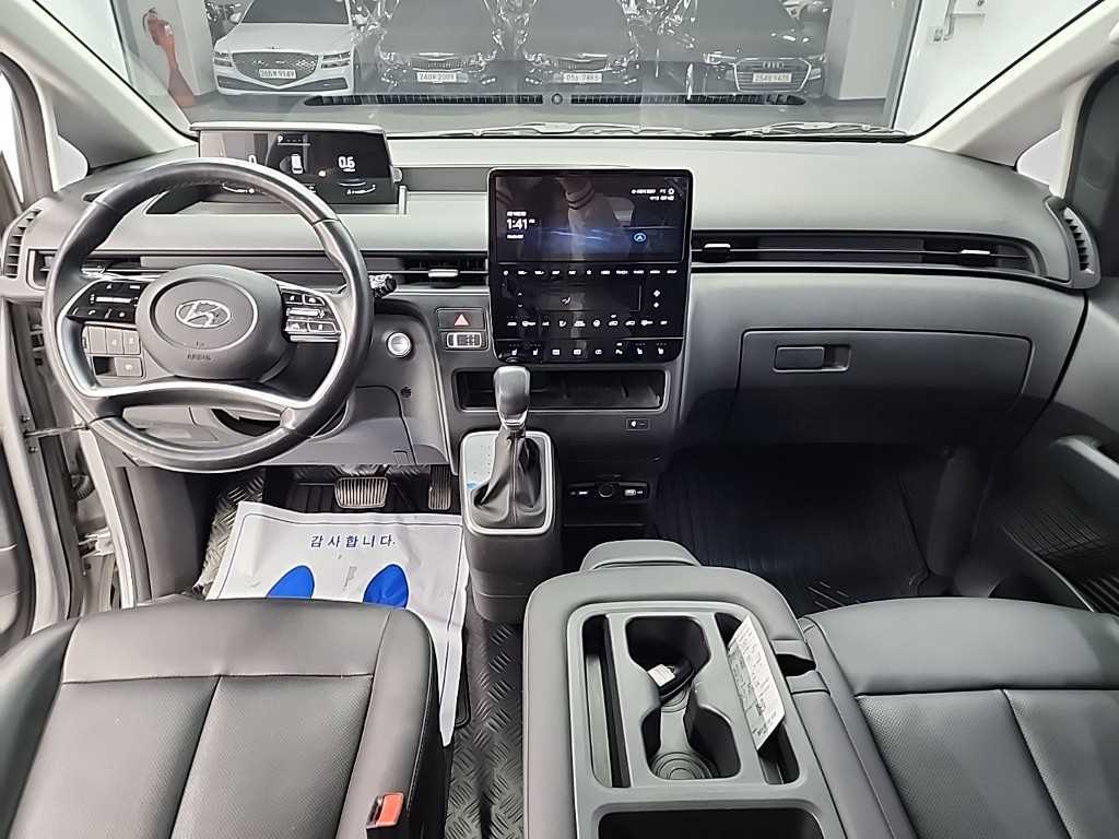 HYUNDAI Staria - Vista 7