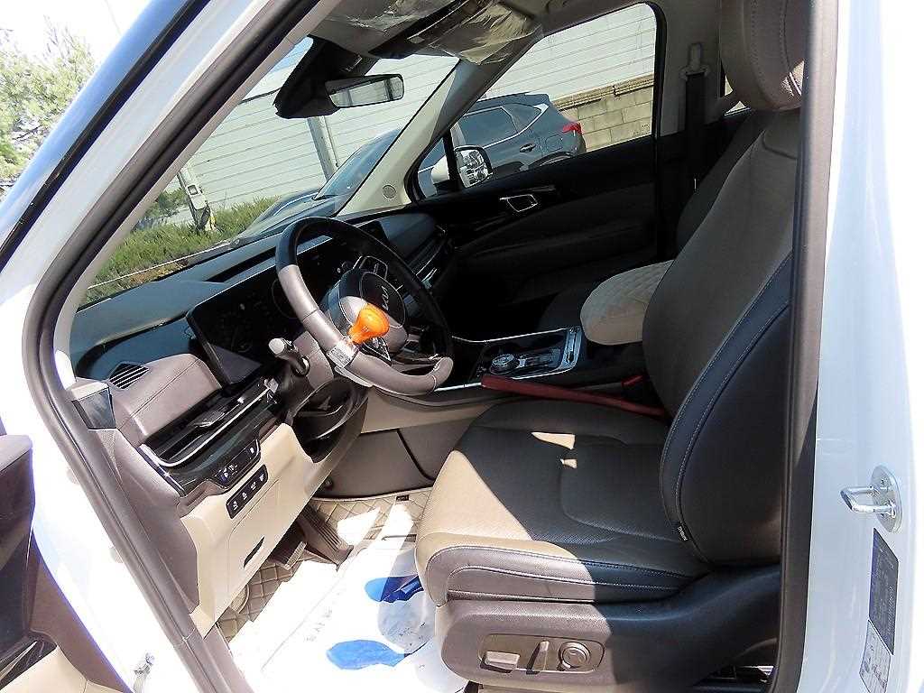 KIA Carnival - Vista 5