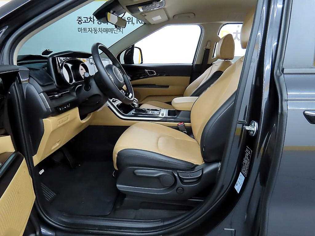 KIA Carnival - Vista 5