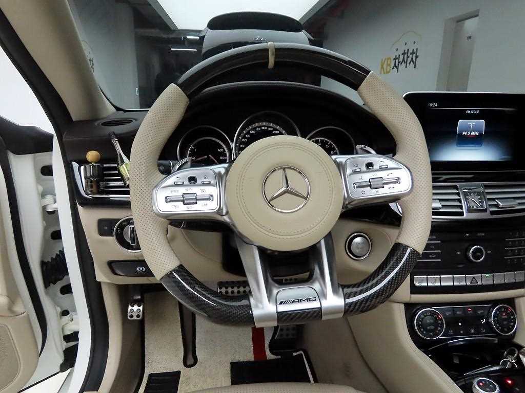 Mercedes Benz CLS Class - Vista 7