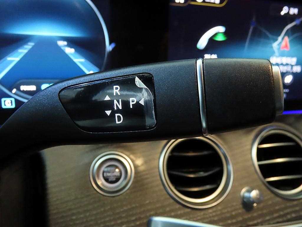 Mercedes Benz E class - Vista 12