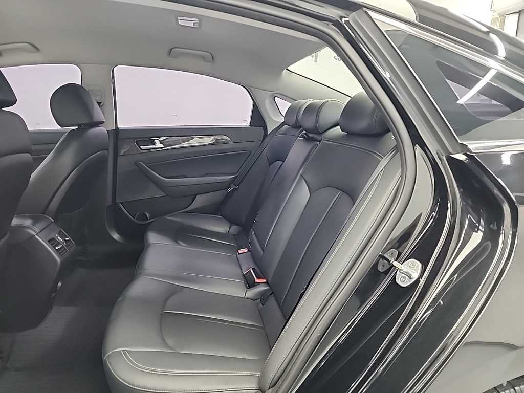 HYUNDAI Sonata - Vista 12