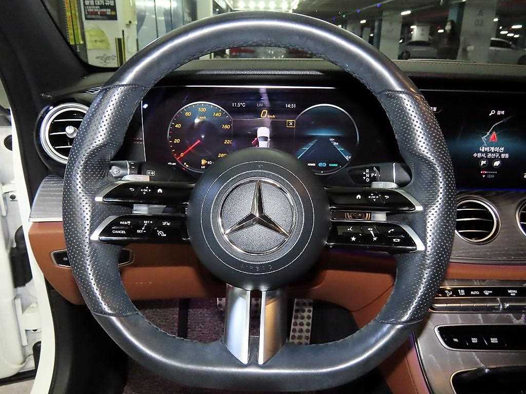 Mercedes Benz E class - Vista 8