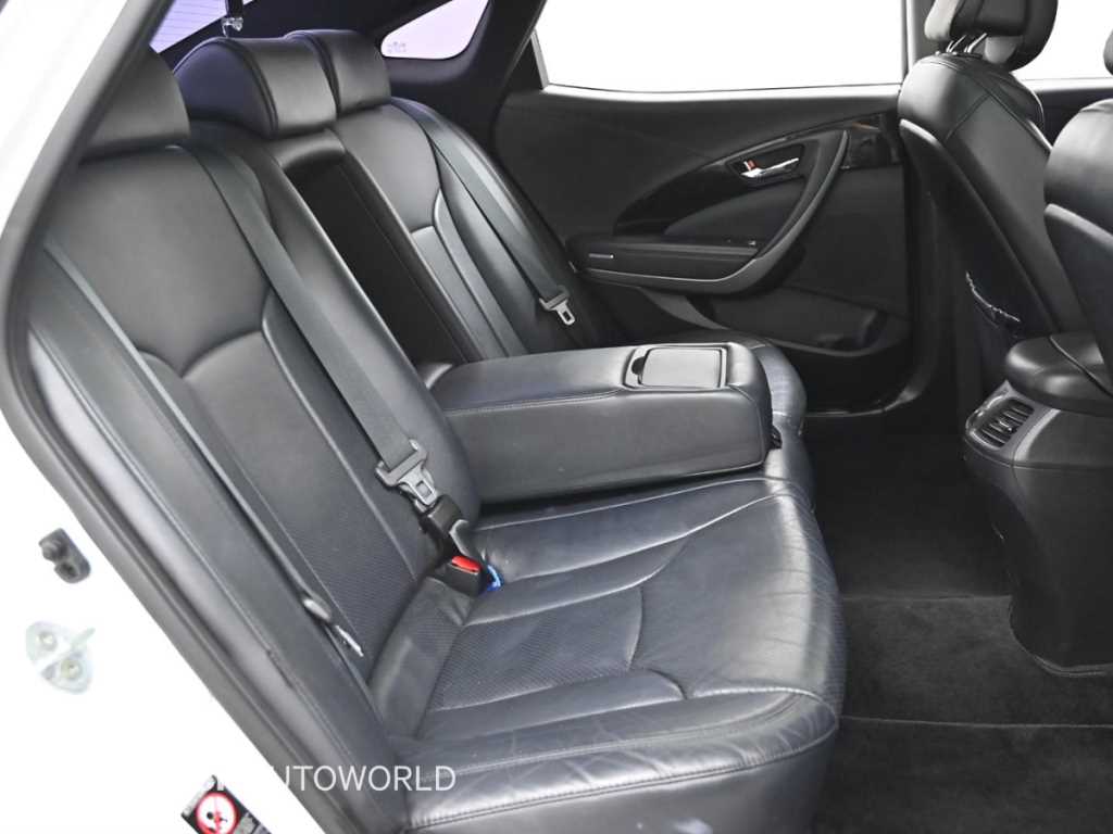 HYUNDAI Grandeur - Vista 12