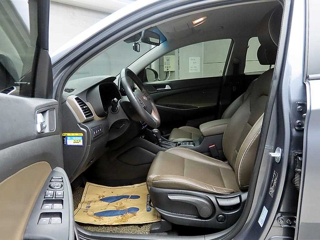 HYUNDAI Tucson - Vista 5