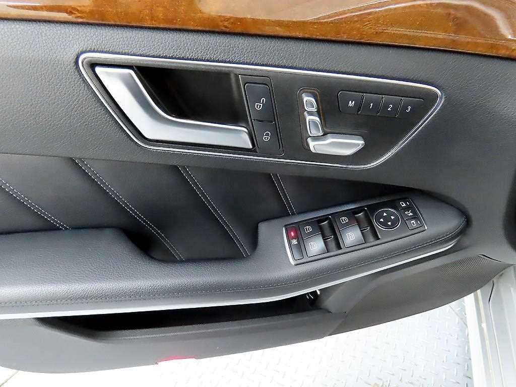 Mercedes Benz E class - Vista 11