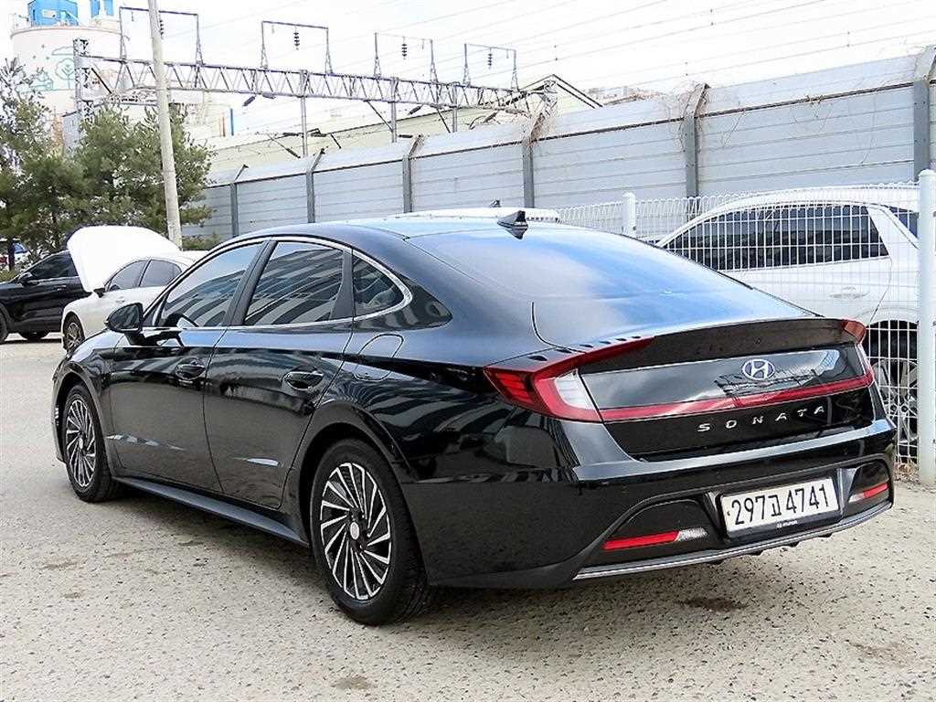 HYUNDAI Sonata - Vista 3