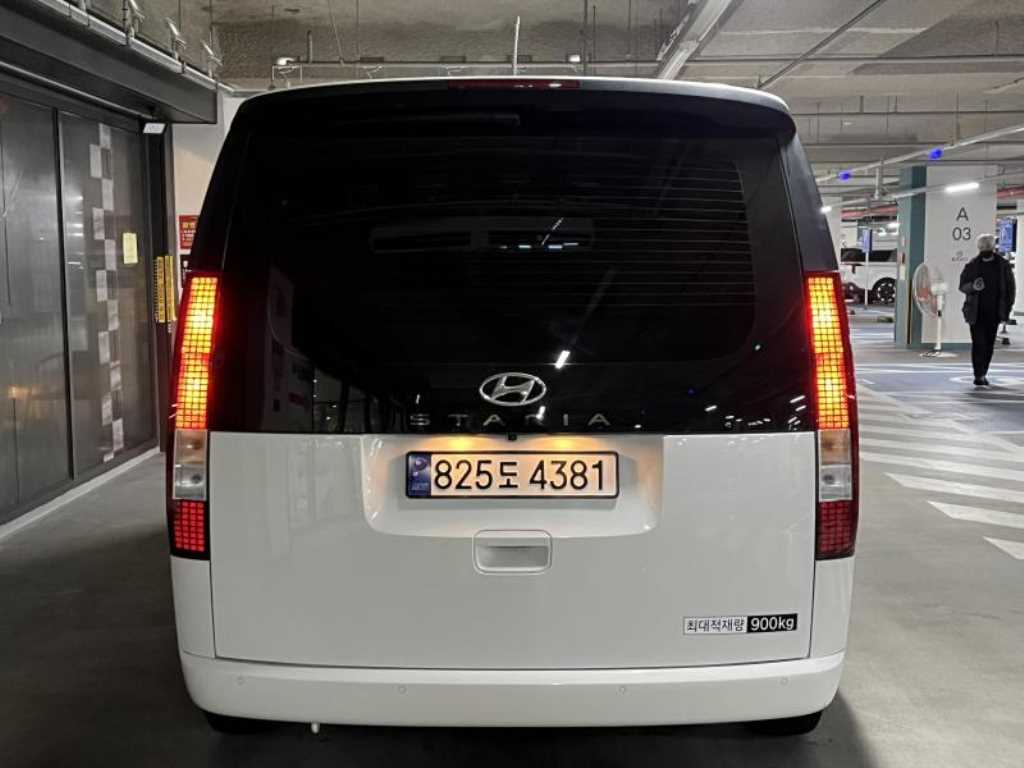 HYUNDAI Staria - Vista 5