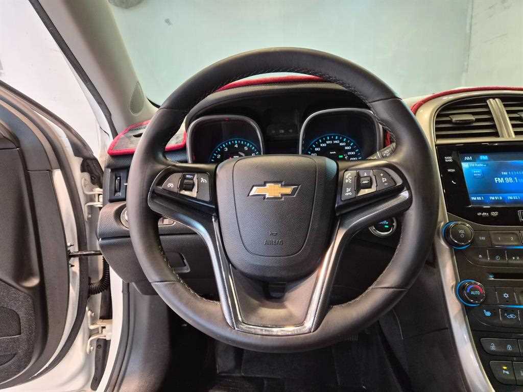 Chevrolet Malibu - Vista 8