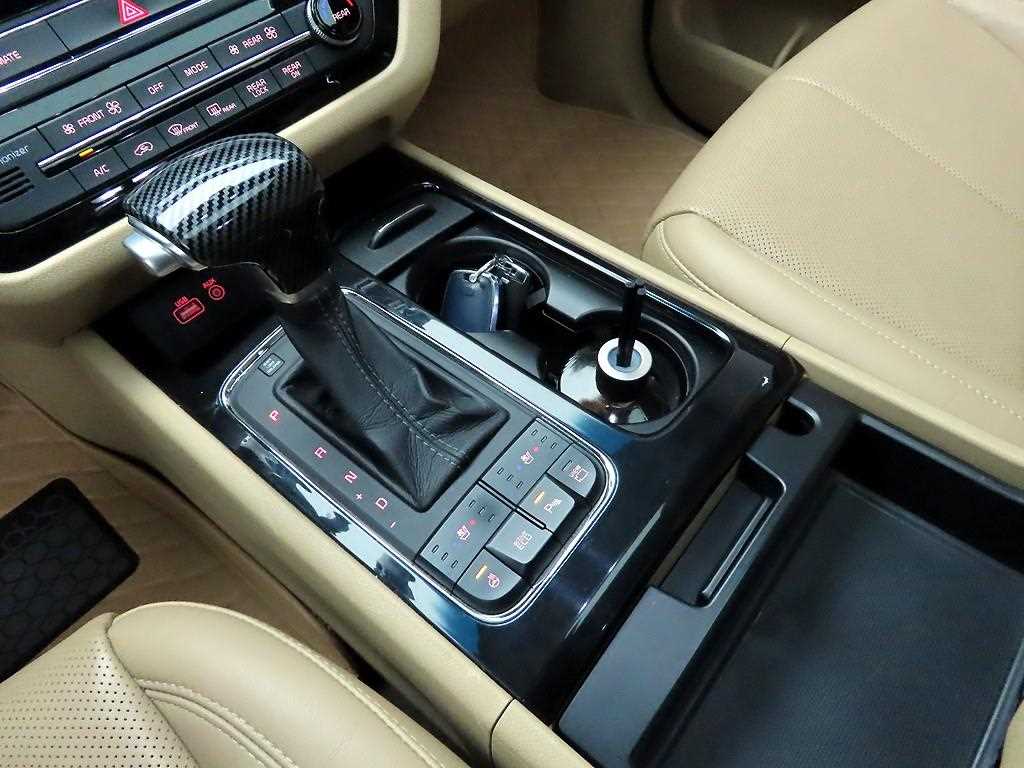 KIA Carnival - Vista 10